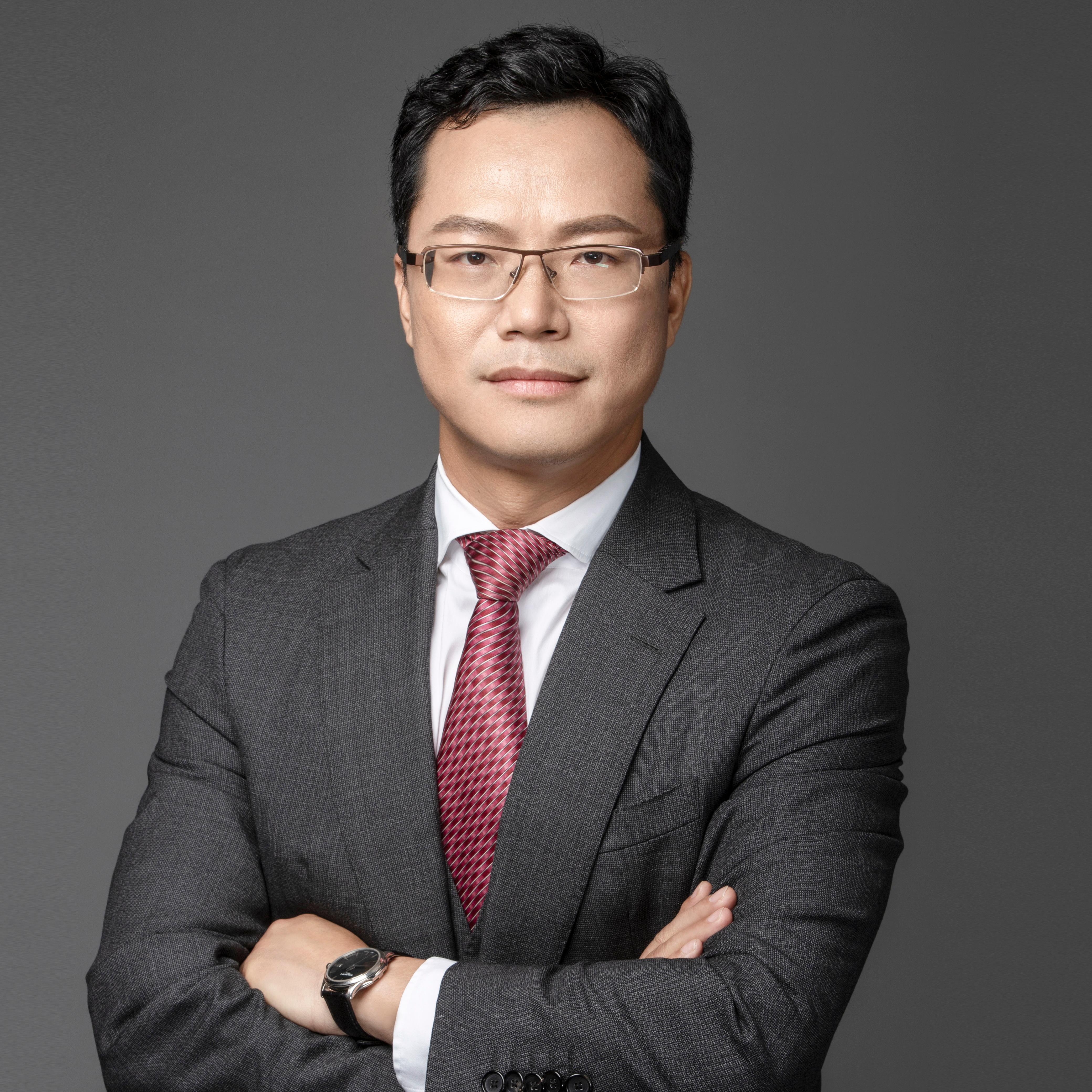 He Qianming 