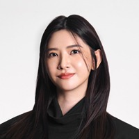 Sasha Tan 