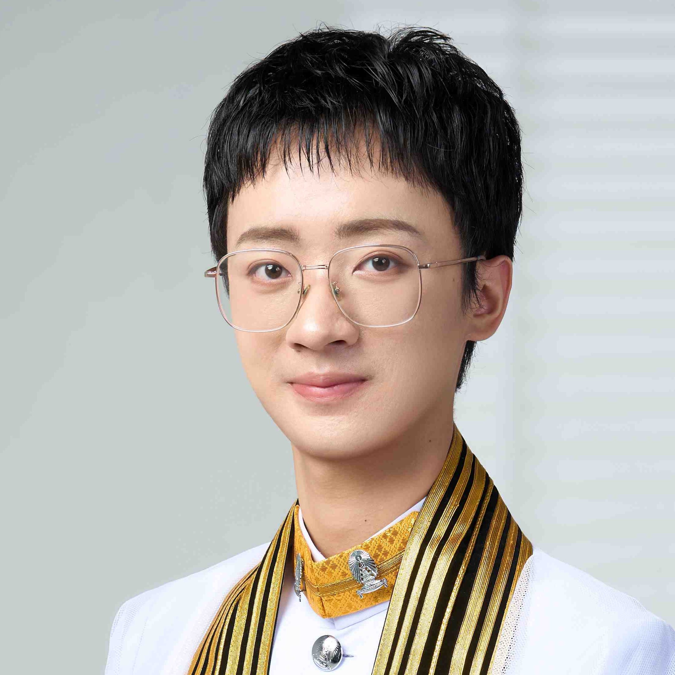 Mr Kemmapong Leelawadee