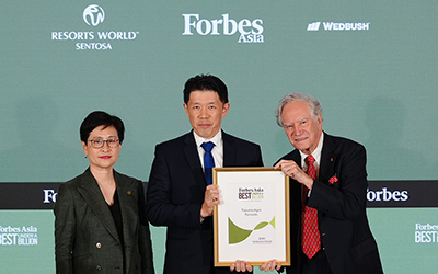 (L-R) Lee Shi Ruh, President & COO, Genting Singapore, CEO, Resorts World Sentosa; George Oetomo, President Director, Triputra Agro Persada; Christopher Forbes, Vice Chairman, Forbes Media