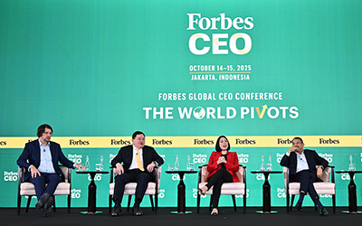Sustainable Philanthropy (L-R) Mark Dalio, Founder & Co-CEO, OceanX; Thammasak Sethaudom, President & CEO, SCG; Belinda Tanoto, MD, RGE, Member, Board of Trustees, Tanoto Foundation; Sunny Verghese, Cofounder & Group CEO, Olam Group; Rana Wehbe Watson, Editorial Director, Forbes Asia
