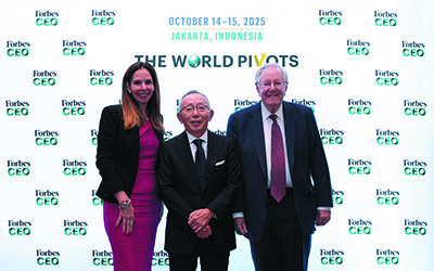 (L-R) Moira Forbes, Executive Vice President, Forbes Media, President & Publisher, ForbesWomen; Tadashi Yanai, Chairman, President & CEO, Fast Retailing; Steve Forbes