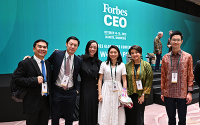 (L-R) Kenneth Goi, Group COO & Executive Director, GSH Corporation; Nathan Gunawan, Director, Oasis Waters International; Nancy Pangestu Tabardel, CEO, ANB Investment; Rachel Lau, Managing Partner, Iris Capital Partners; Sandy Tan, CEO, Optimax Holdings; Chanand Sophonpanich, Assistant Vice President, Bangkok Bank; Axton Salim, Executive Director, Salim Group