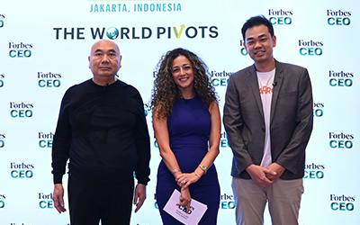 (L-R) Leo KoGuan, Founder & Chairman, SHI International Corp.; Rana Wehbe Watson, Editorial Director, Forbes Asia; Aaron Tan, Cofounder & CEO, Carro