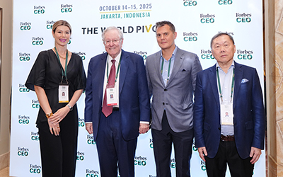 (L-R) Juliana Hsu, MD, DRIVE Catalyst; Steve Forbes, Chairman & Editor-in-Chief, Forbes Media; Jeff Hsu, Vice Chairman, U-Ming Marine Transport Corporation, Chief Innovation Officer, Far Eastern Group; Suthipak Chirathivat, Advisory Member, Executive Committee, Central Group of Companies, Executive Director, Central Pattana