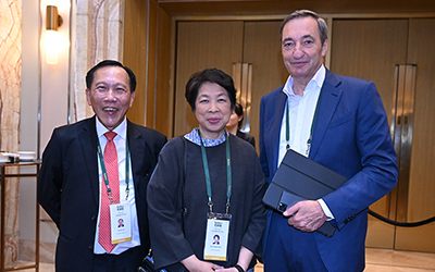 (L-R) Andy Lim, Founder & Chairman, Tembusu Partners; Lim Hwee Hua, Co-Chairman, Tembusu Partners; Andreas Wicki, CEO, HBM Healthcare Investments