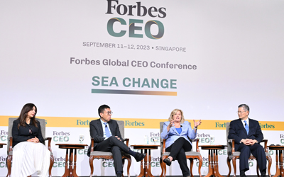Investment Realignment (L-R) Hana Al Rostamani, Group CEO, First Abu Dhabi Bank; Jeffrey Jaensubhakij, Group Chief Investment Officer, GIC; Jenny Johnson, President & CEO, Franklin Templeton; Chartsiri Sophonpanich, President, Bangkok Bank; Diane Brady, Assistant Managing Editor, Forbes Media