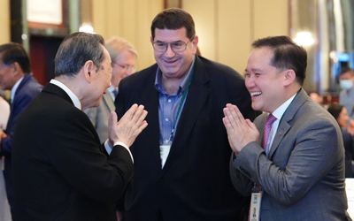 (L-R) Dhanin Chearavanont, Senior Chairman, Charoen Pokphand Group; William Adamopoulos, CEO, Forbes Media Asia; Panote Sirivadhanabhakdi, Group CEO, Frasers Property